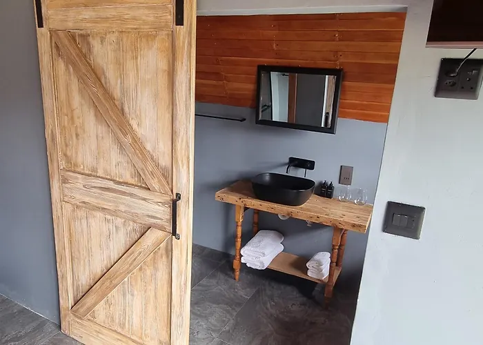 La Vita Romantic Getaway Cabin